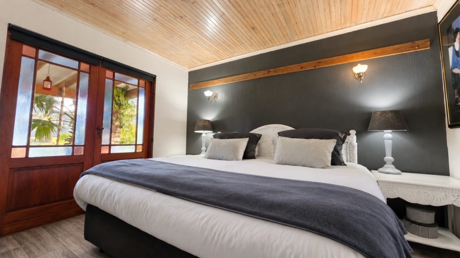 5 Bedroom Property for Sale in Stilbaai Wes Western Cape